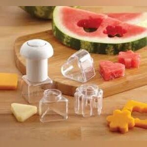 The Pampered Chef Fruit and Cheese Cutter #1131